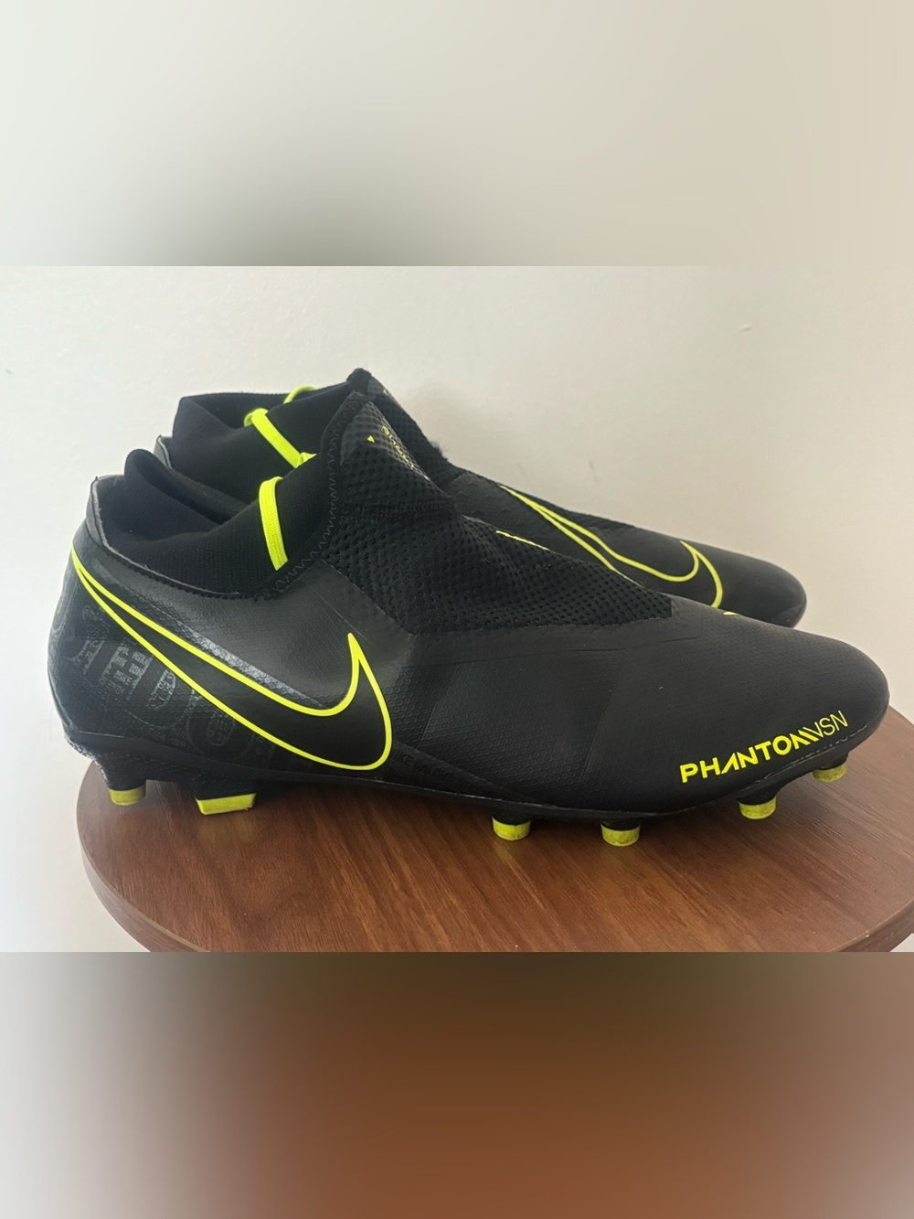 Nike Phantom VSN Ghost Lace Soccer Cleats Black Volt Men’s Size 12